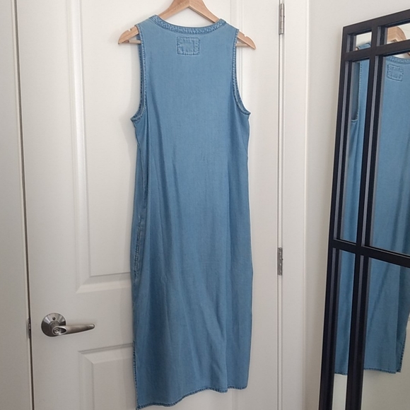 Denim Long Side Slit Dress Top with Pockets - Picture 4 of 9